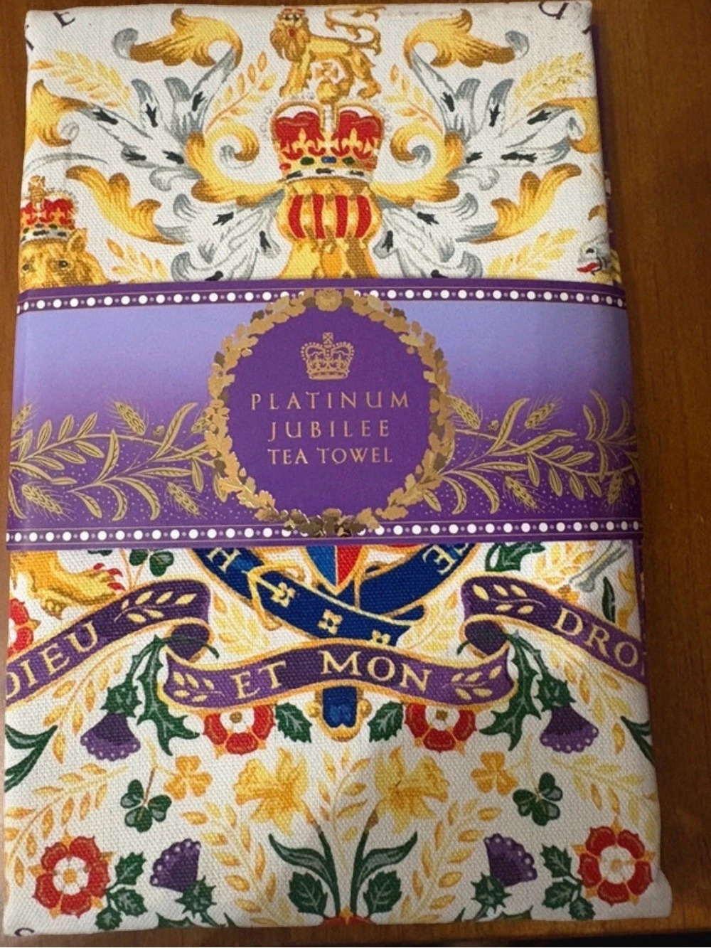 Royal Collection Trust Queen Elizabeth II Platinum Jubilee Tea Towel Purple &amp